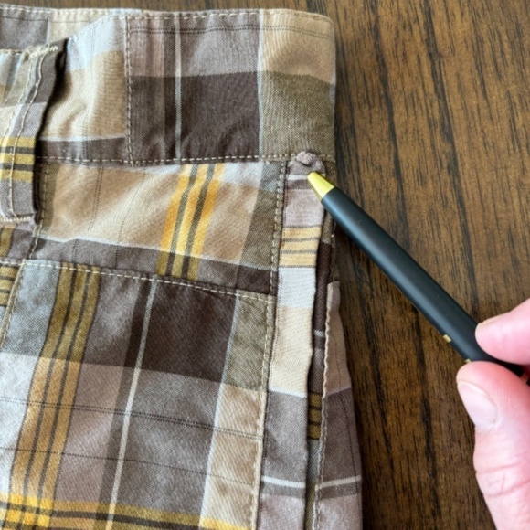 Billabong plaid shorts browns and yellow size 38 - Picture 14 of 16